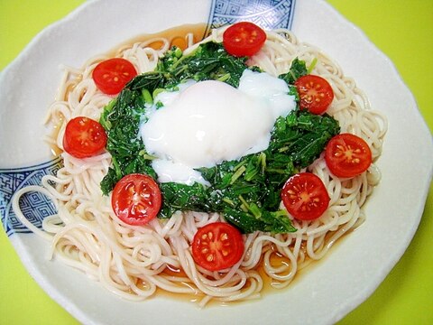 温玉のっけ❤モロヘイヤとミニトマトの冷やしそうめん